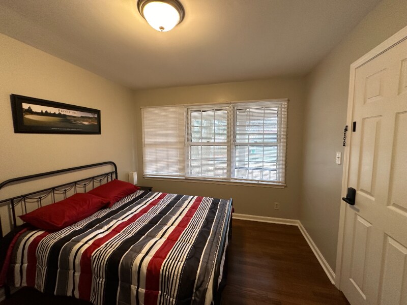 Building Photo - 2135 Vista Dale Ct