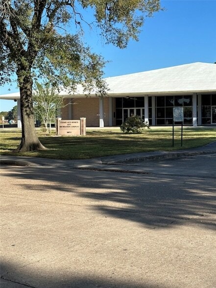 Building Photo - 16522 Diana Ln