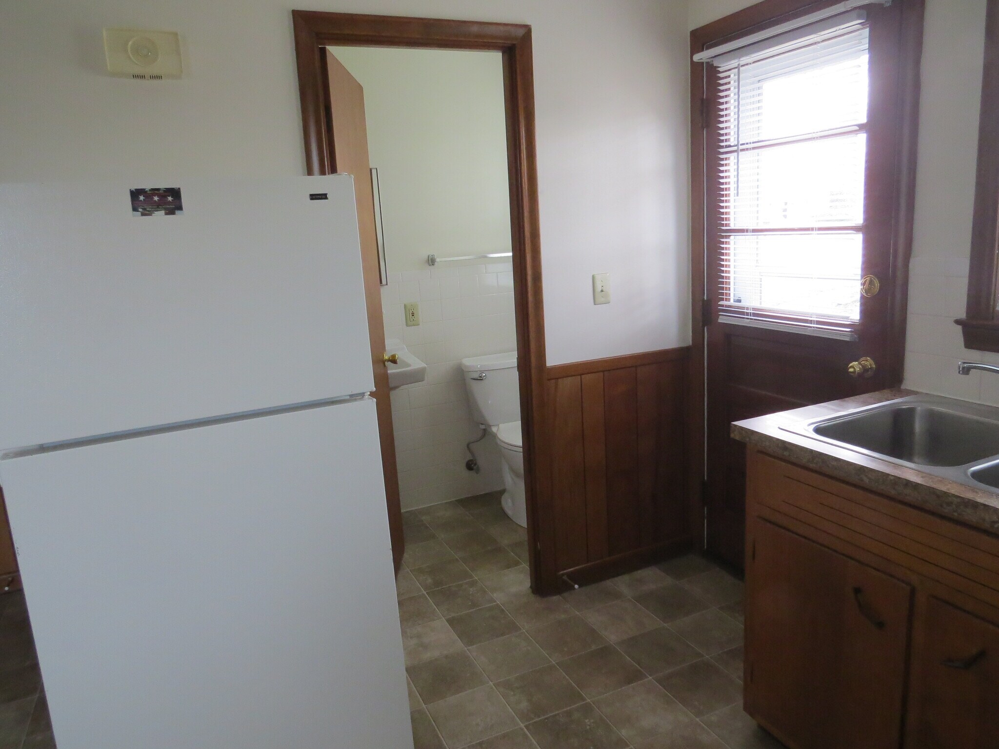 Building Photo - 469 Corey St