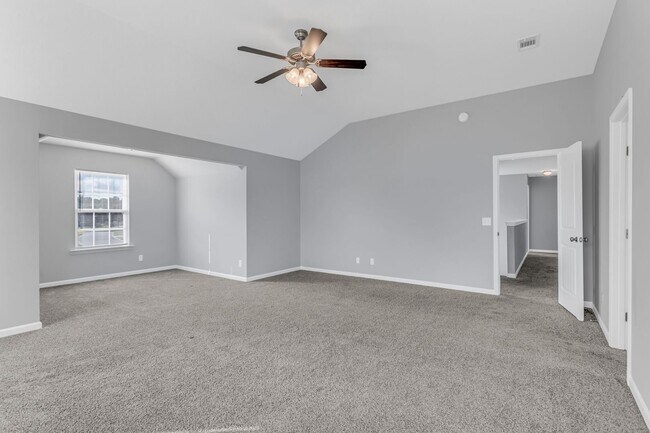 Building Photo - 4 bedroom 2.5 home located Huntington neighborhood close to Ft. Stewart