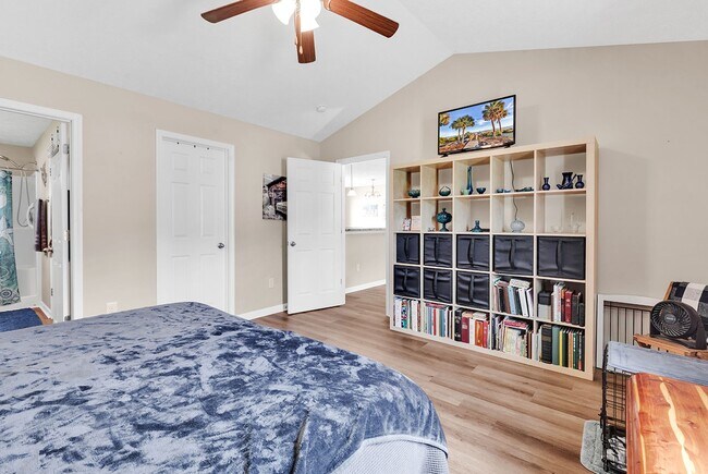 Building Photo - Beautiful 3bd/3ba WITH fenced in yard! UNFURNISHED!