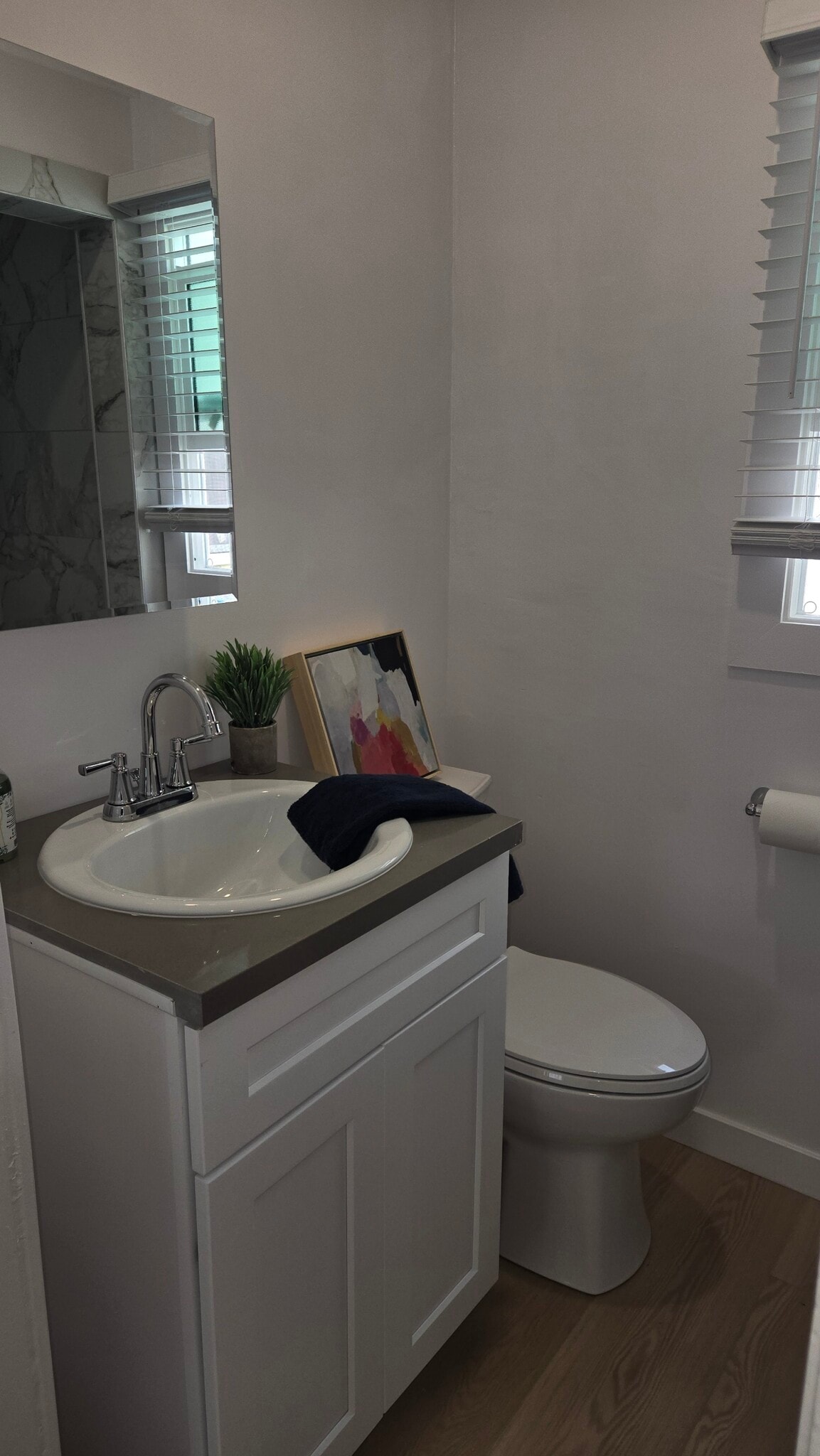 2nd bathroom - 4269 McClung Dr