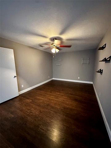 Building Photo - 1610 St James Dr