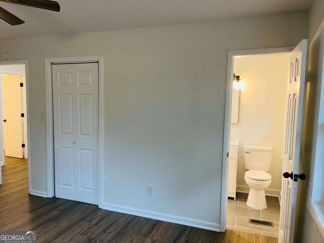 Building Photo - 502 Bavarian Dr