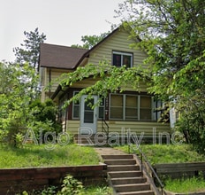 Building Photo - 2647 Fremont Ave N