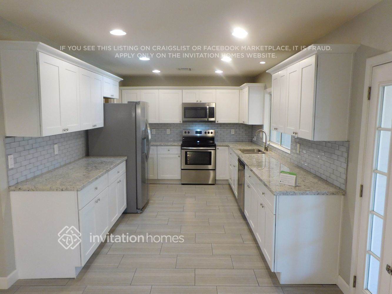 Building Photo - 2631 S Holbrook Ln