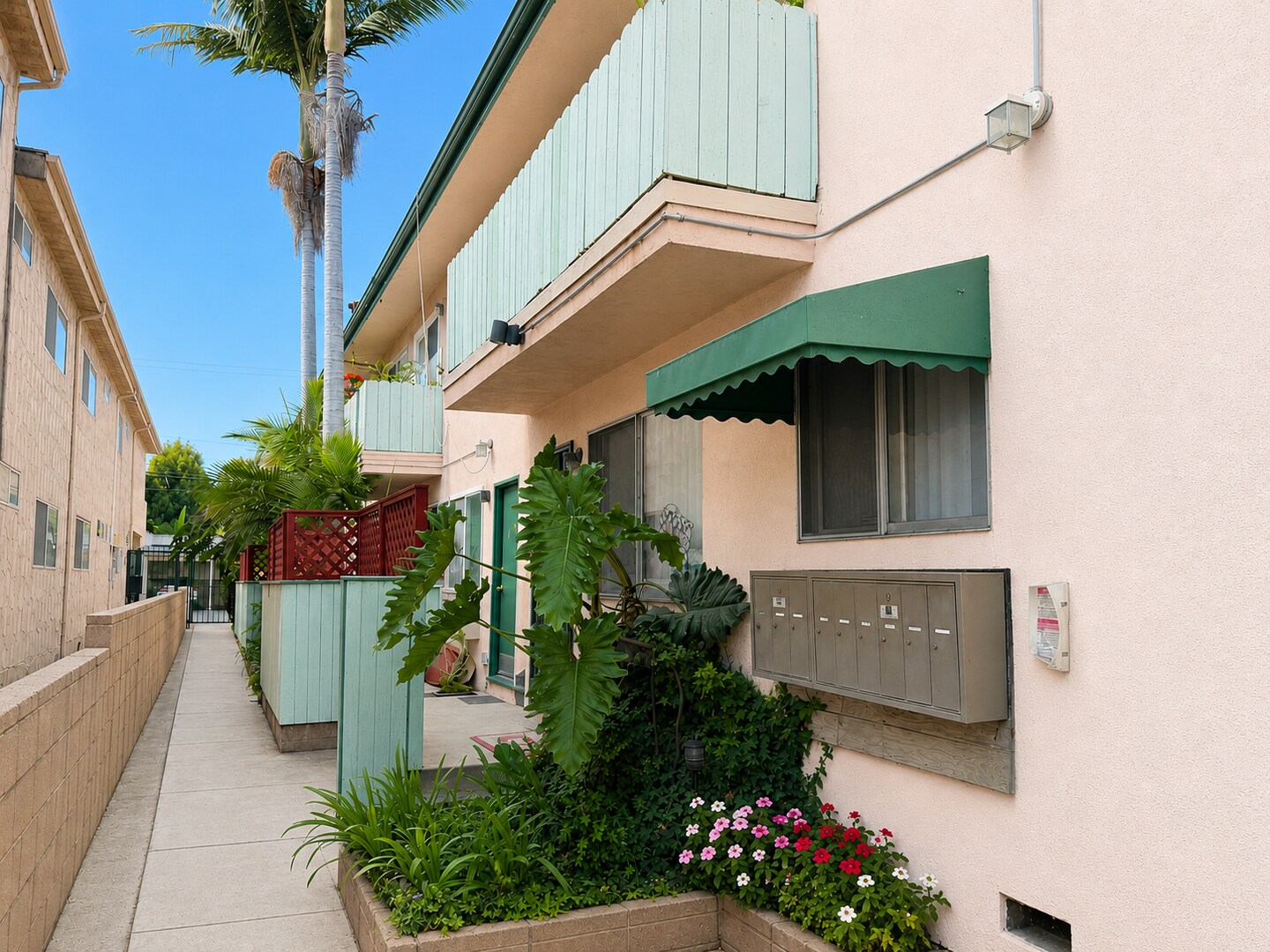 Building Photo - 12737 Pacific Ave
