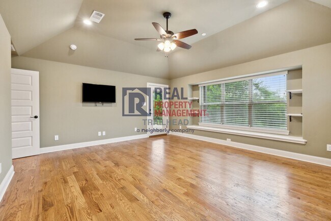 Building Photo - 113 Maral Ln