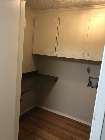 Laundry room - 1808 Laney Dr