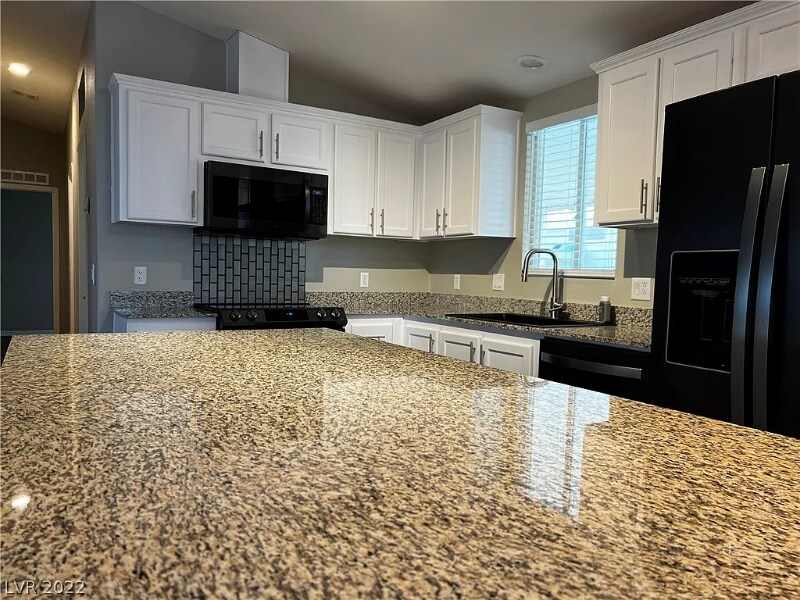 Building Photo - 960 Montecito Dr