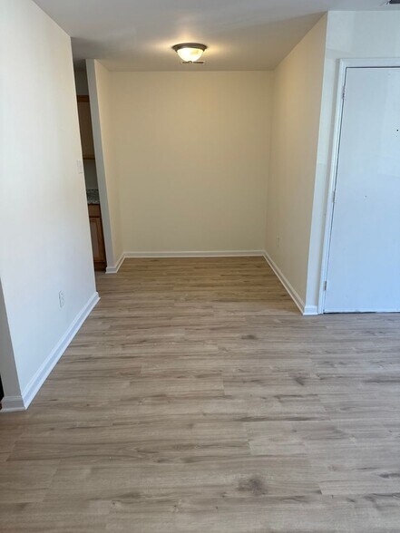 Building Photo - 9440 Woodbridge Rd