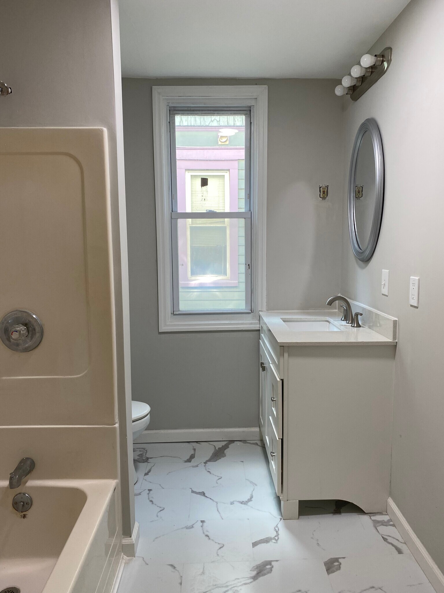 Bathroom 1 - 282 Yates St