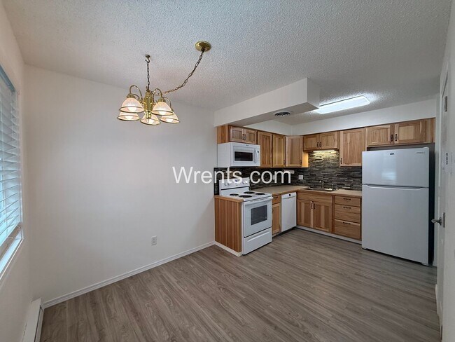 Building Photo - 6014-6018 N Atlantic 26-500RK