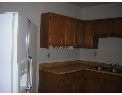 Building Photo - 211 Zinc St