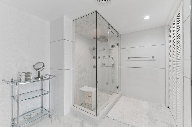 Building Photo - 3546 S Ocean Blvd