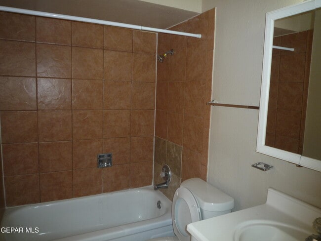 Building Photo - 11128 Wharf Cove Dr