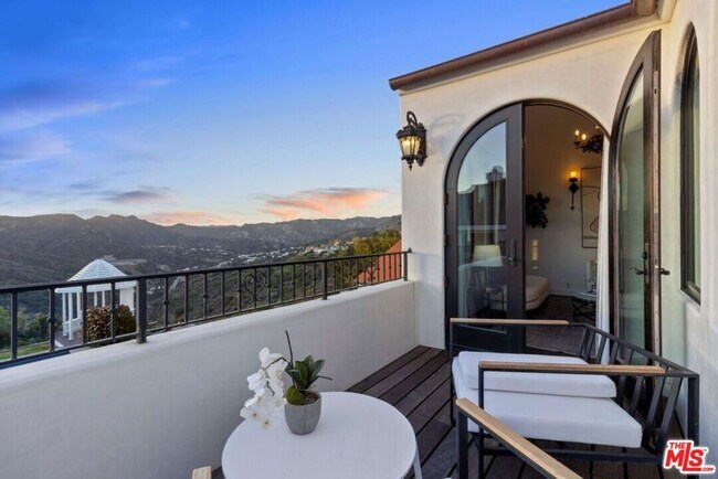 Building Photo - 16866 Charmel Ln