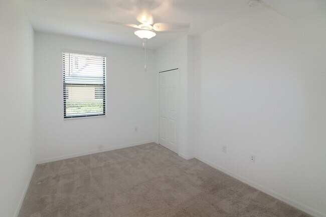 Building Photo - Sarasota National Annual Condo for Rent