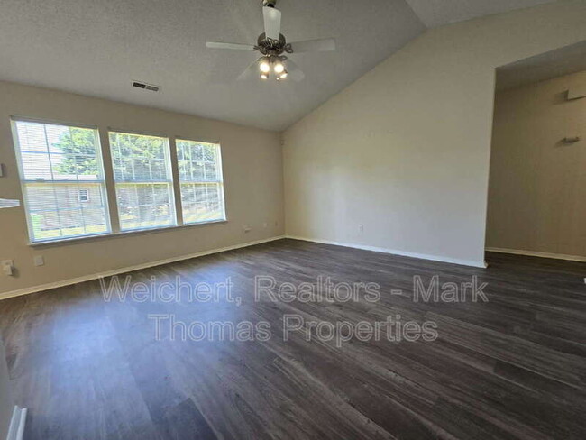 Building Photo - 6308 Saybrooke Dr