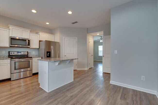 Building Photo - "Charming 2-Bedroom Townhouse Retreat on Staten Drive – Spacious 1,285 Sq. Ft. with 2 Full Baths ...