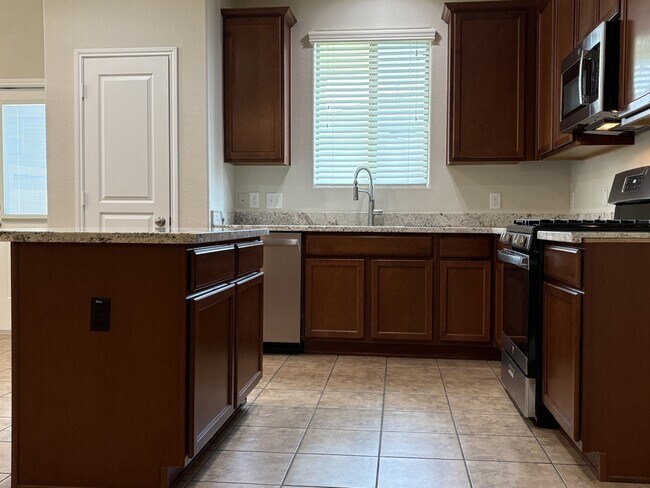 Building Photo - 20115 Bellflower Glen Dr