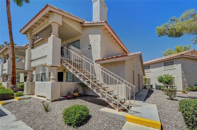 Primary Photo - 913 Falconhead Ln