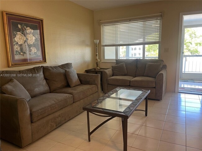 Building Photo - 501 Blue Heron Dr