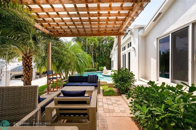 Building Photo - 416 Isle of Capri Dr