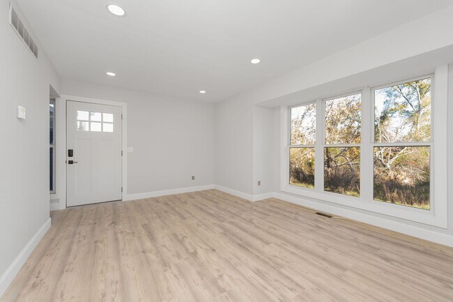 Building Photo - 7725 Timbercreek Ct