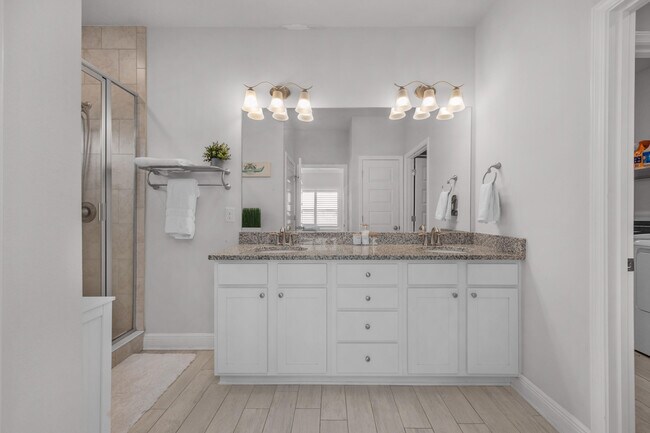 Building Photo - 382 Lightning Bug Ln