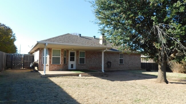 Building Photo - 118 Stonebridge St