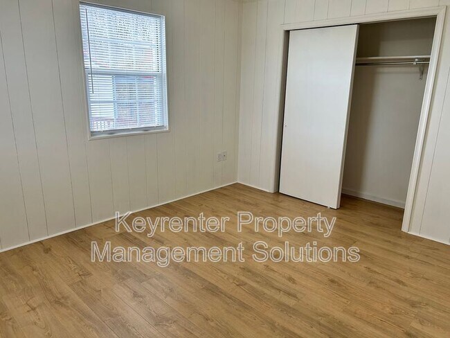 Building Photo - 117 Olive St