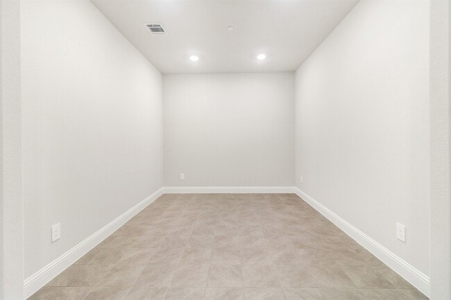 Building Photo - 7836 Manilla Dr