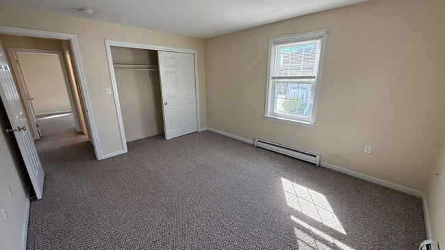 Building Photo - 10 Ham St