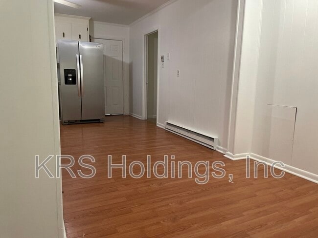 Building Photo - 916 80th St