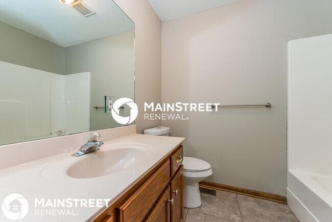 Building Photo - 4 Bedroom Pet-Friendly Home in Pleasant Hi...