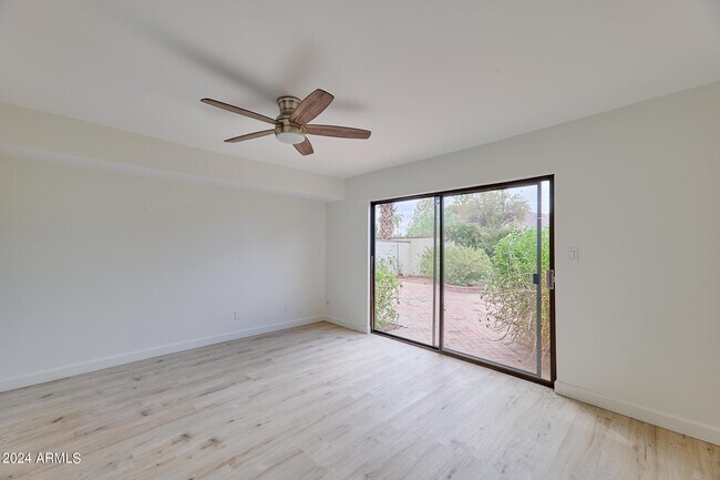 Building Photo - 5550 N 71st St