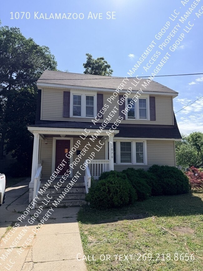 Building Photo - 1070 Kalamazoo Ave SE