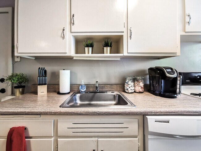 Building Photo - 1207 W 45th St