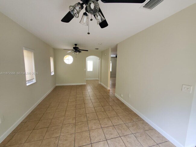 Building Photo - 2531 NE 41st Terrace