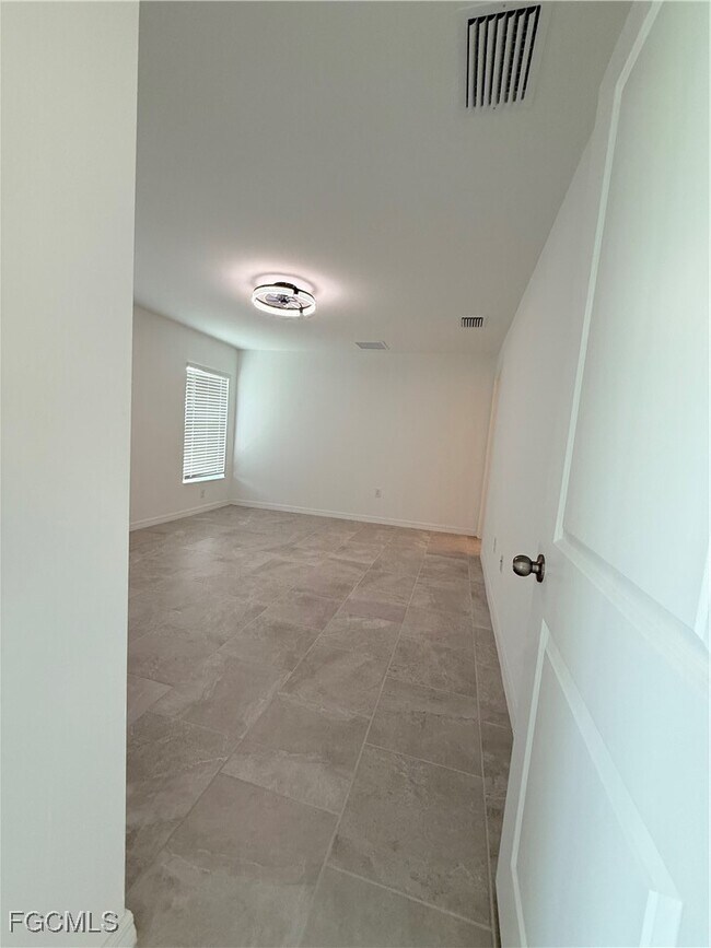 Building Photo - 3844 Treasure Oak Wy