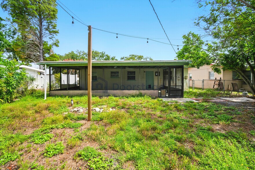 Building Photo - 760 86th Ave N