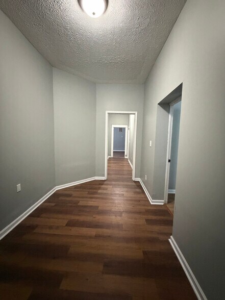 Building Photo - 1417 S 28th St