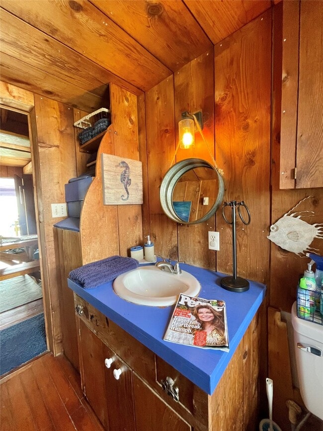 Building Photo - 1111 Surf Dr