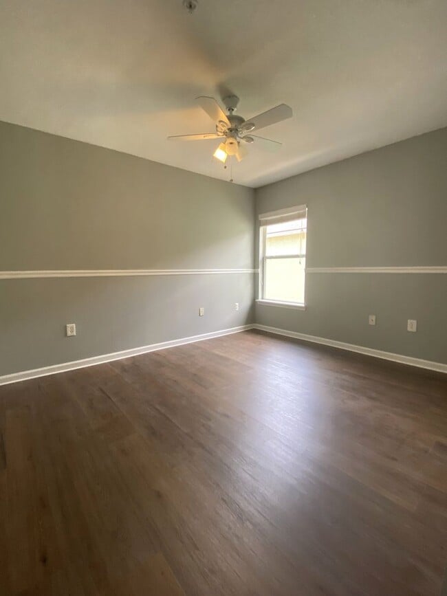 Building Photo - Herons Landing Water/Sewer/Cable/Internet ...