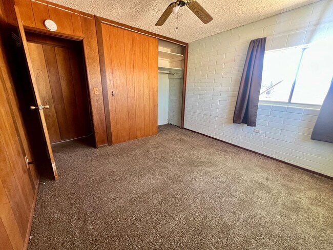 Building Photo - 73817 Crestview Dr