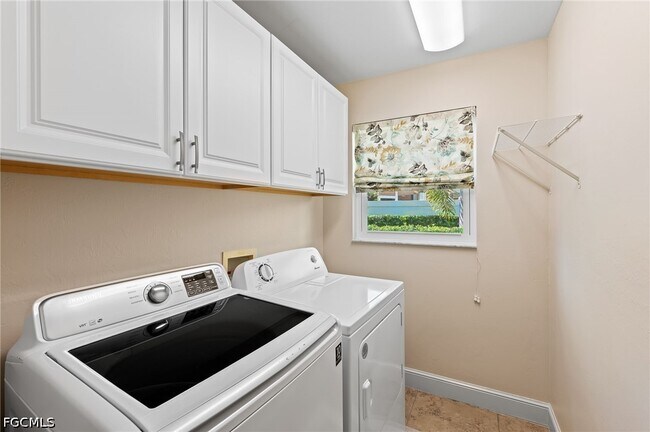 Building Photo - 1250 Silverstrand Dr