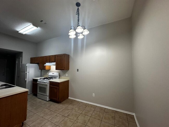 Building Photo - 2606 Howellwood Wy