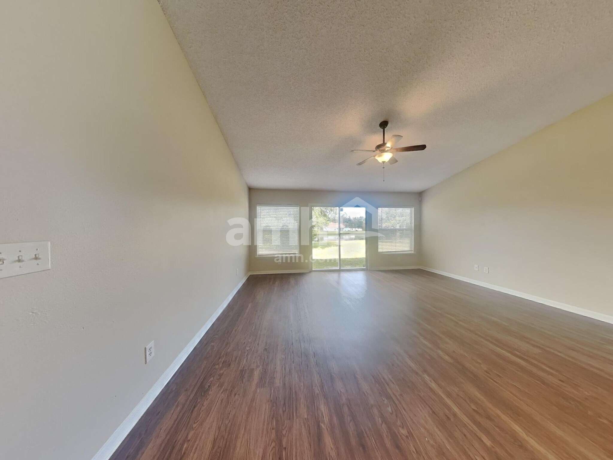 Building Photo - 10072 Lancashire Dr