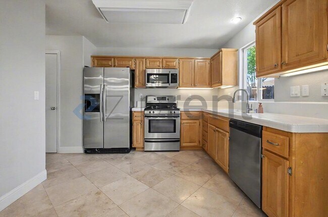 Building Photo - 1833 Blue Skies Way